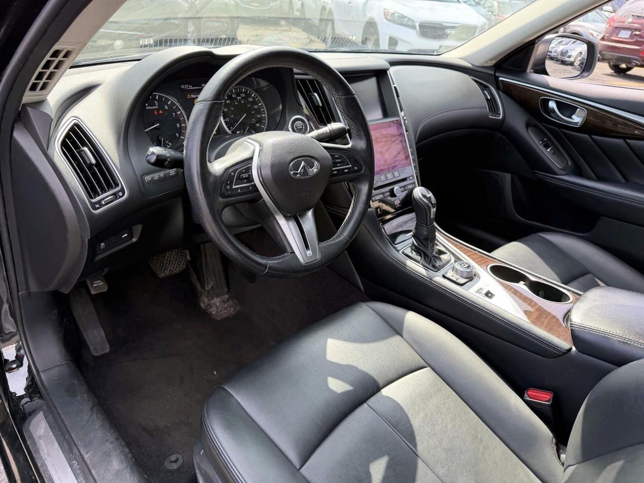 Infiniti Q50 3.0t LUXE AWD 2018