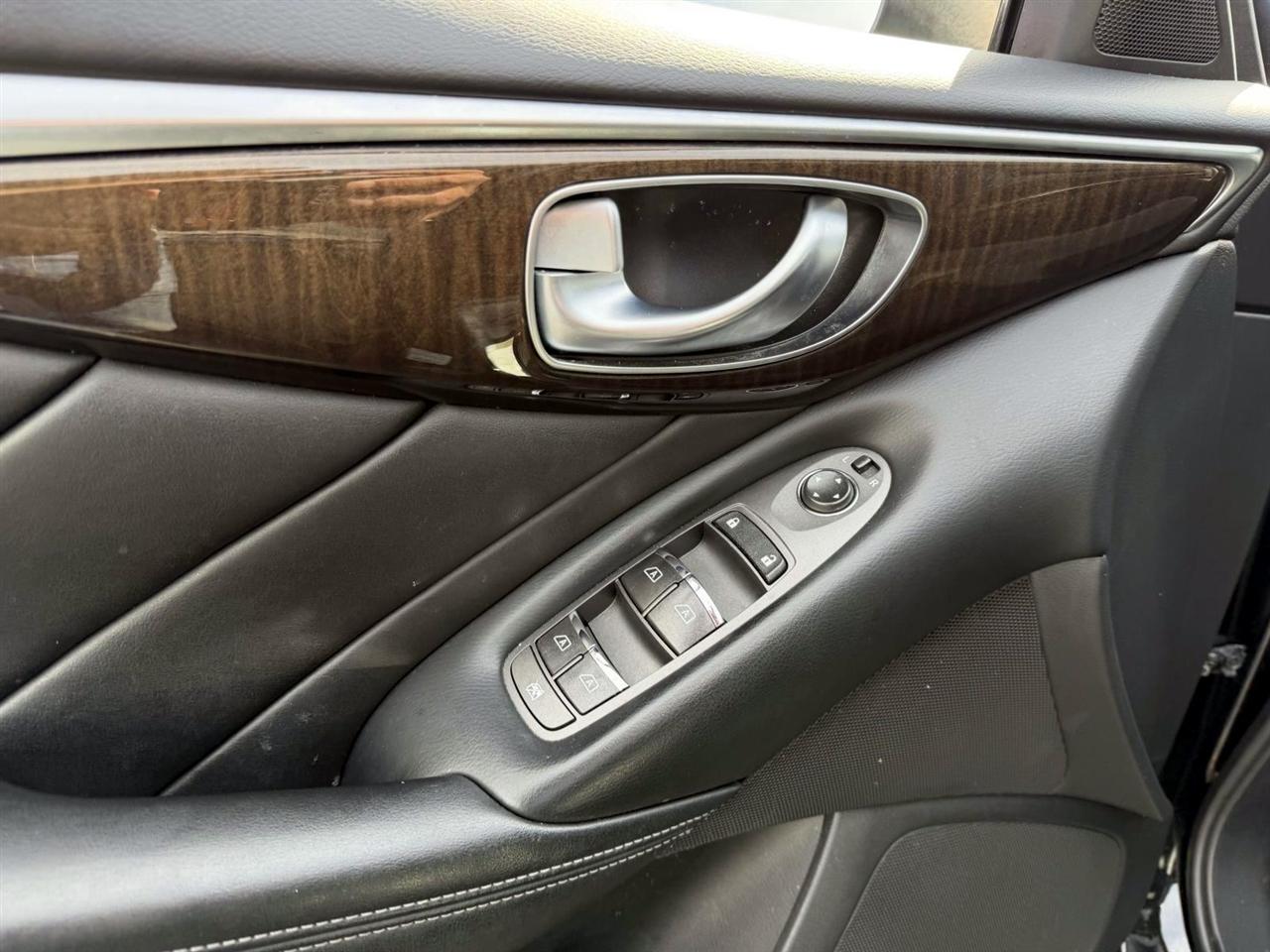 Infiniti Q50 3.0t LUXE AWD 2018