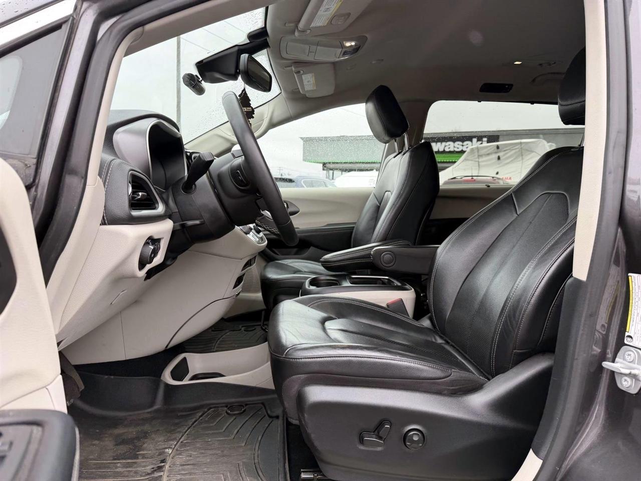 Chrysler Pacifica Touring L FWD 2022