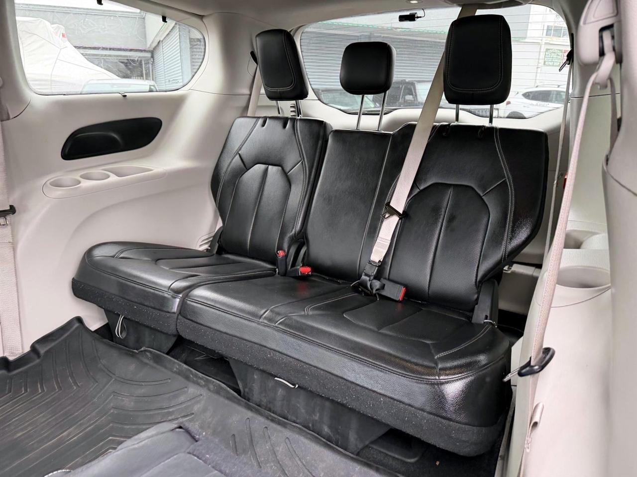 Chrysler Pacifica Touring L FWD 2022