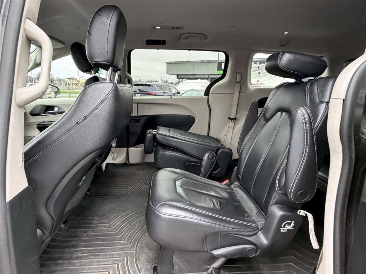 Chrysler Pacifica Touring L FWD 2022