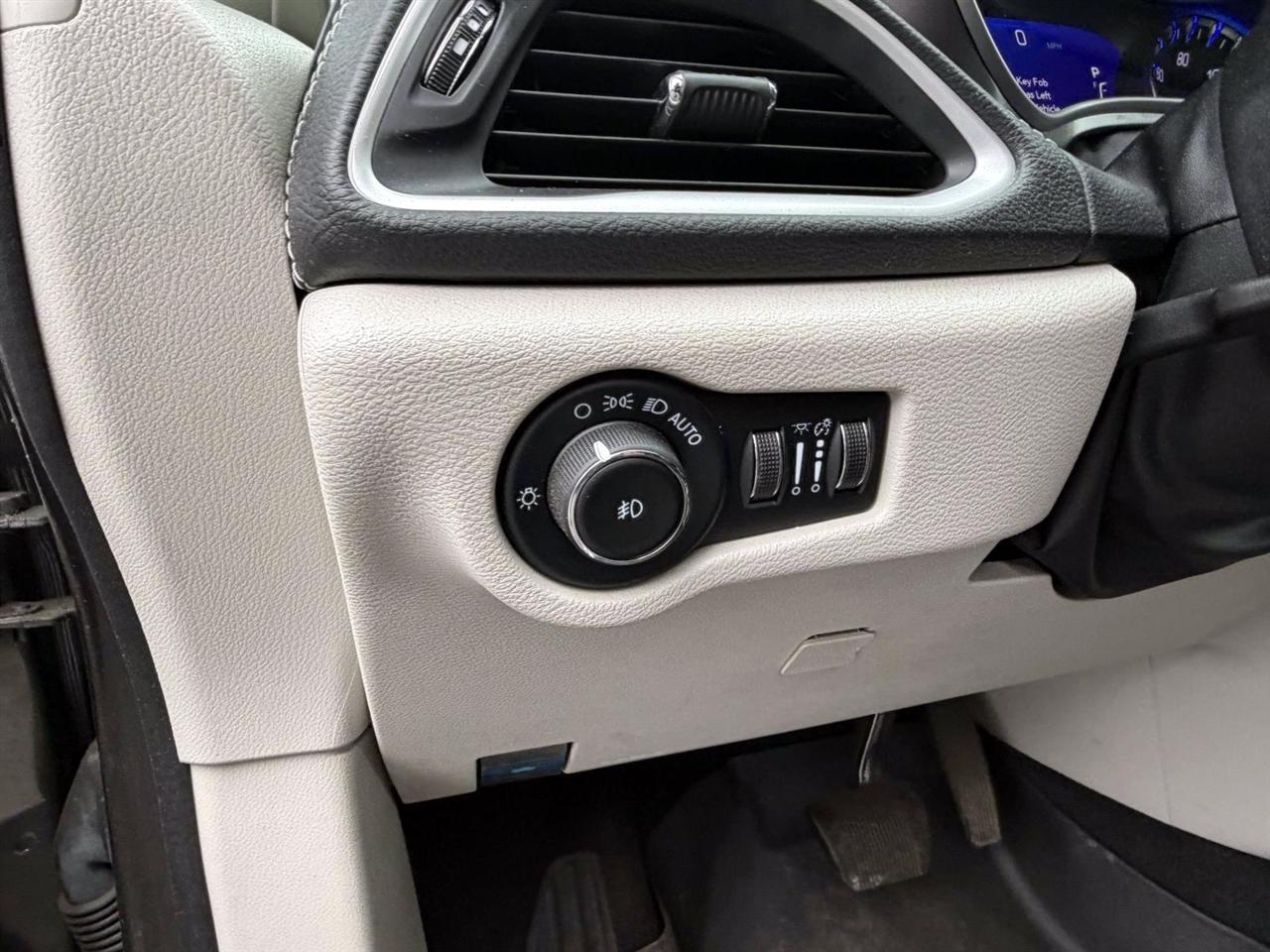 Chrysler Pacifica Touring L FWD 2022