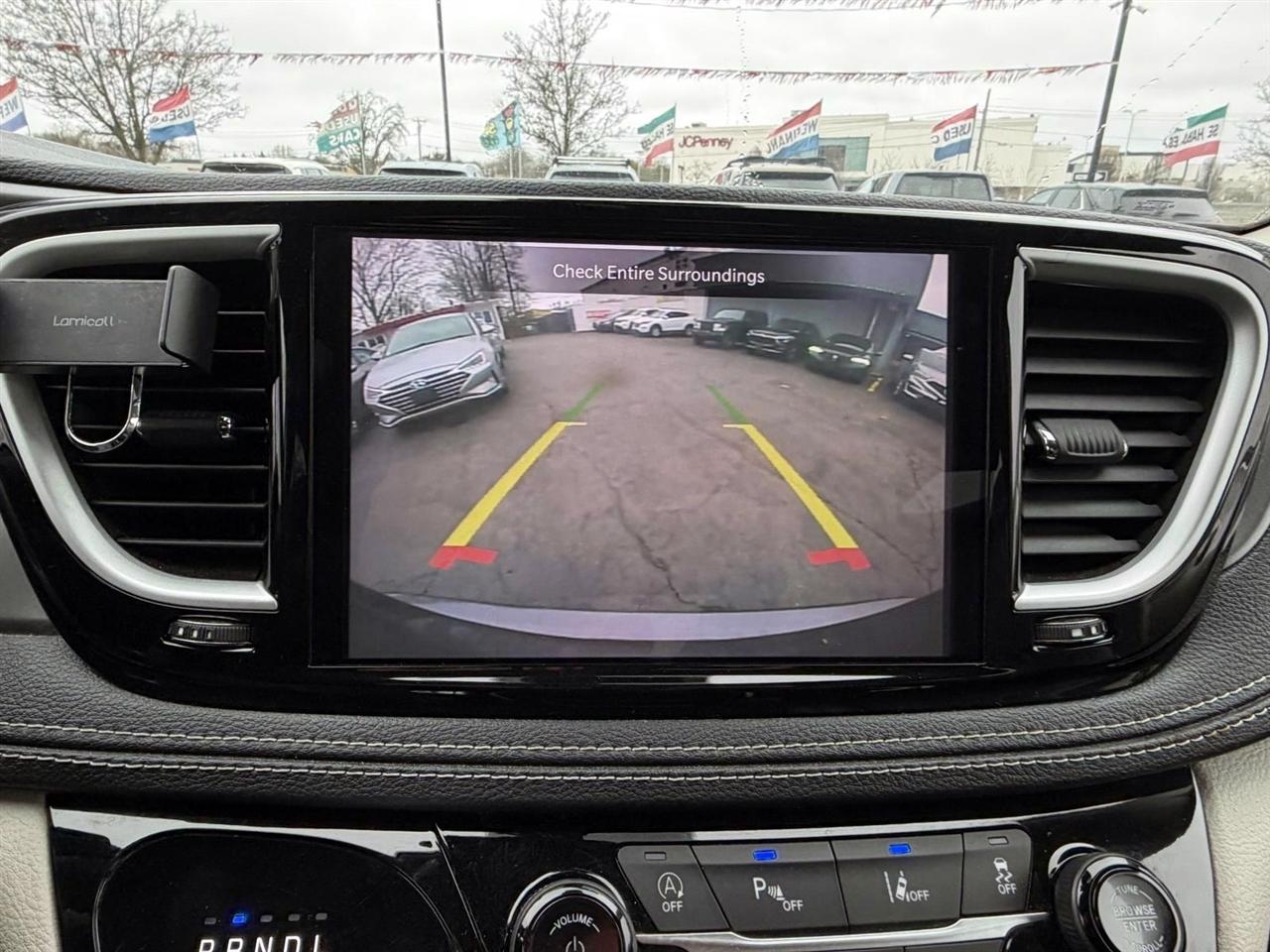 Chrysler Pacifica Touring L FWD 2022