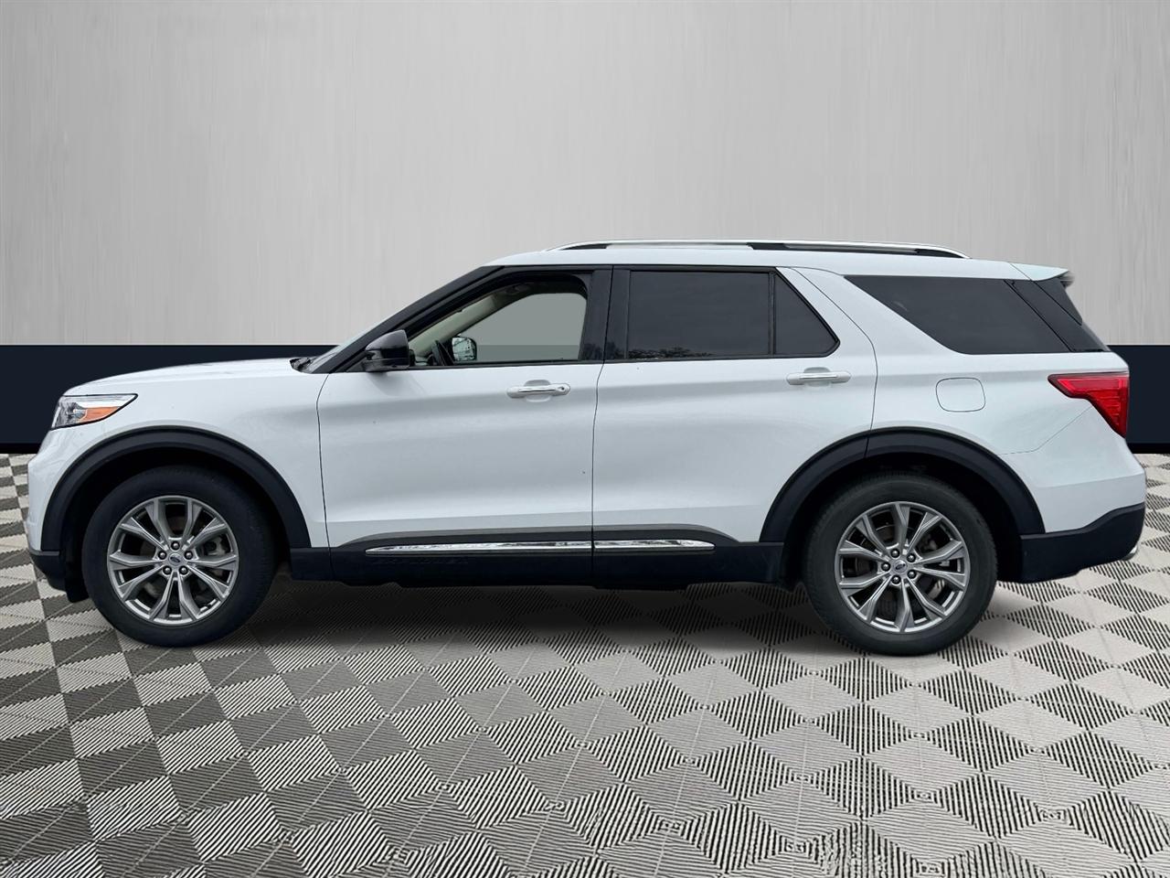 Ford Explorer Limited RWD 2023