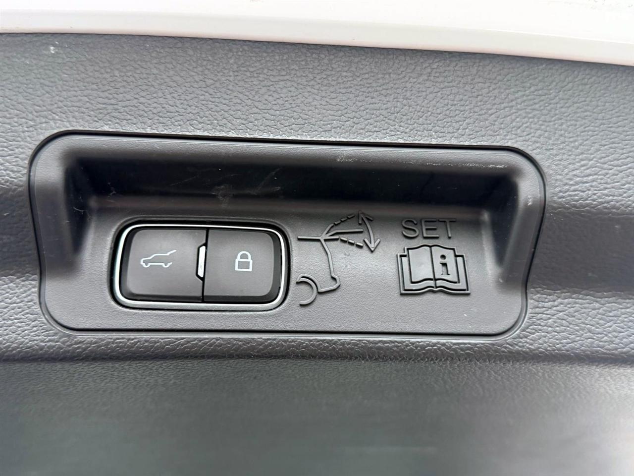 Ford Explorer Limited RWD 2023