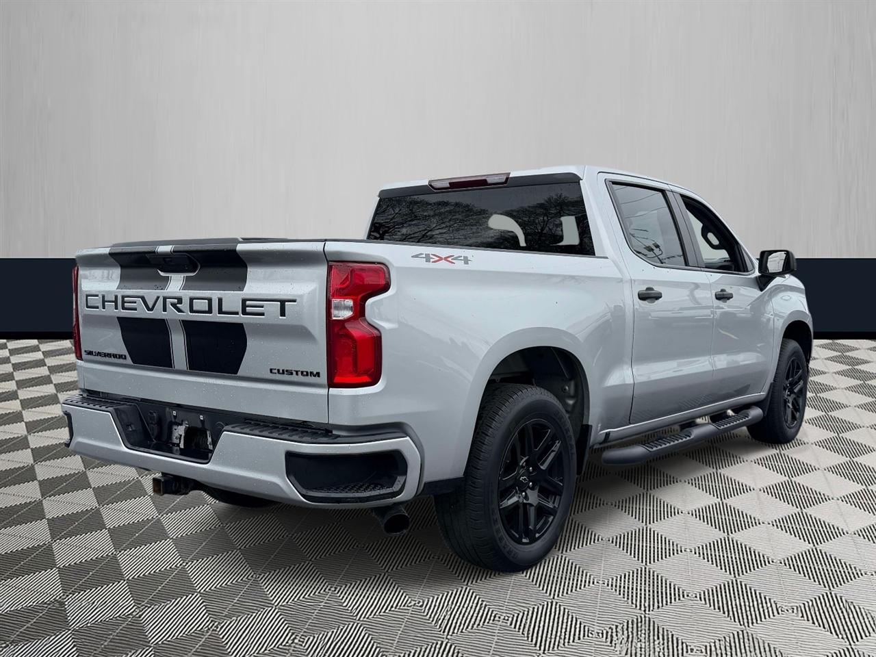 Chevrolet Silverado 1500 LTD 4WD Crew Cab 147" Custom 2022