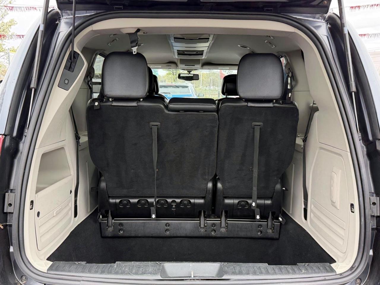 Chrysler Town & Country 4dr Wgn Touring-L 2013