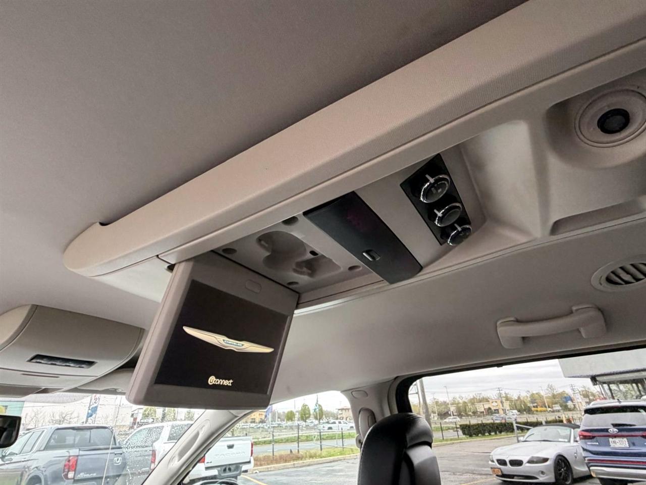 Chrysler Town & Country 4dr Wgn Touring-L 2013