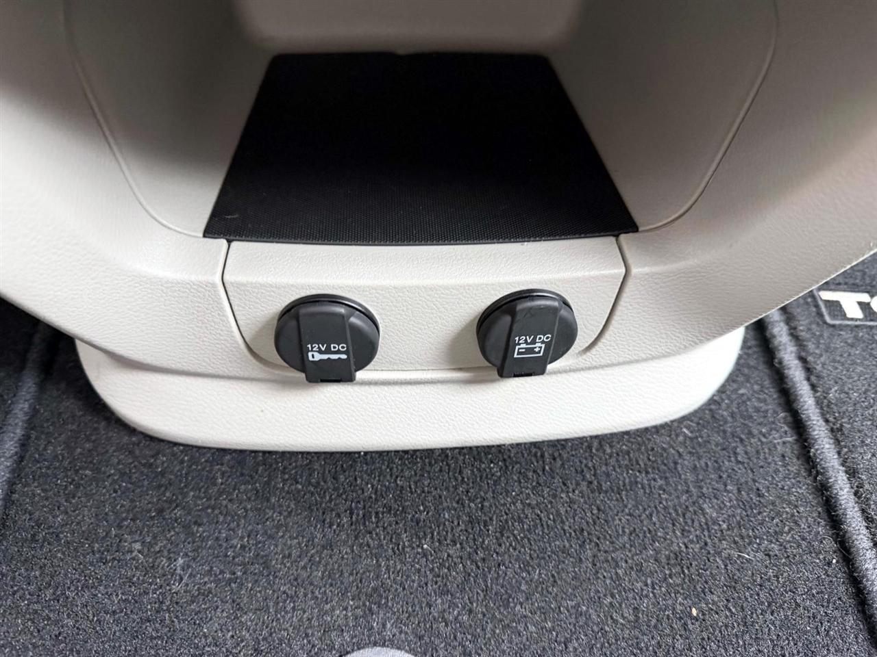 Chrysler Town & Country 4dr Wgn Touring-L 2013