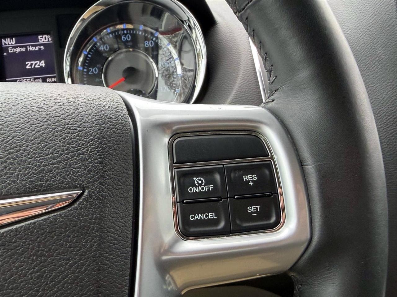 Chrysler Town & Country 4dr Wgn Touring-L 2013