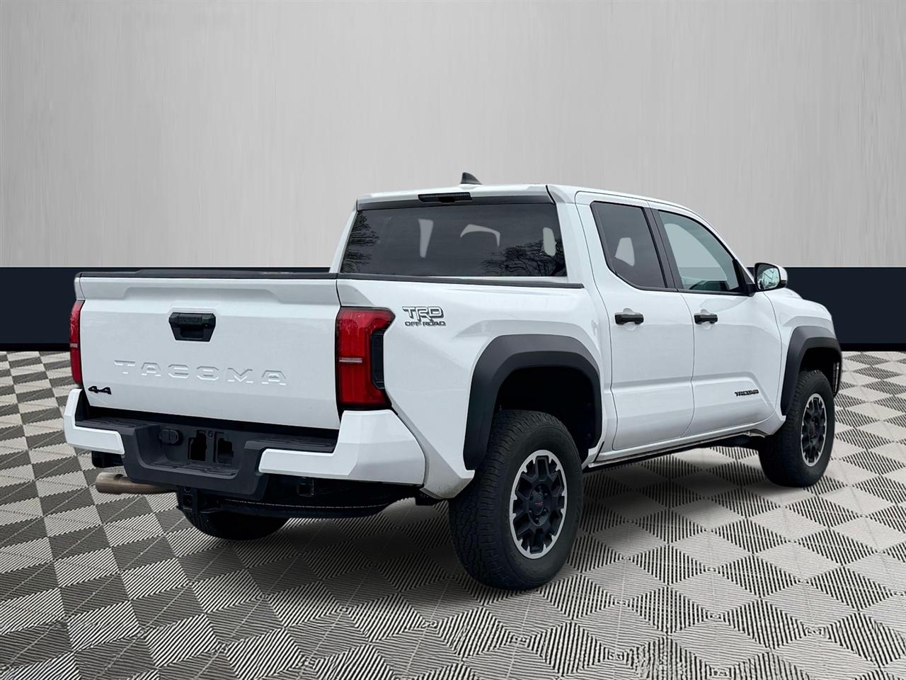 Toyota Tacoma 4WD TRD Off Road Double Cab 5' Bed MT (Natl) 2024