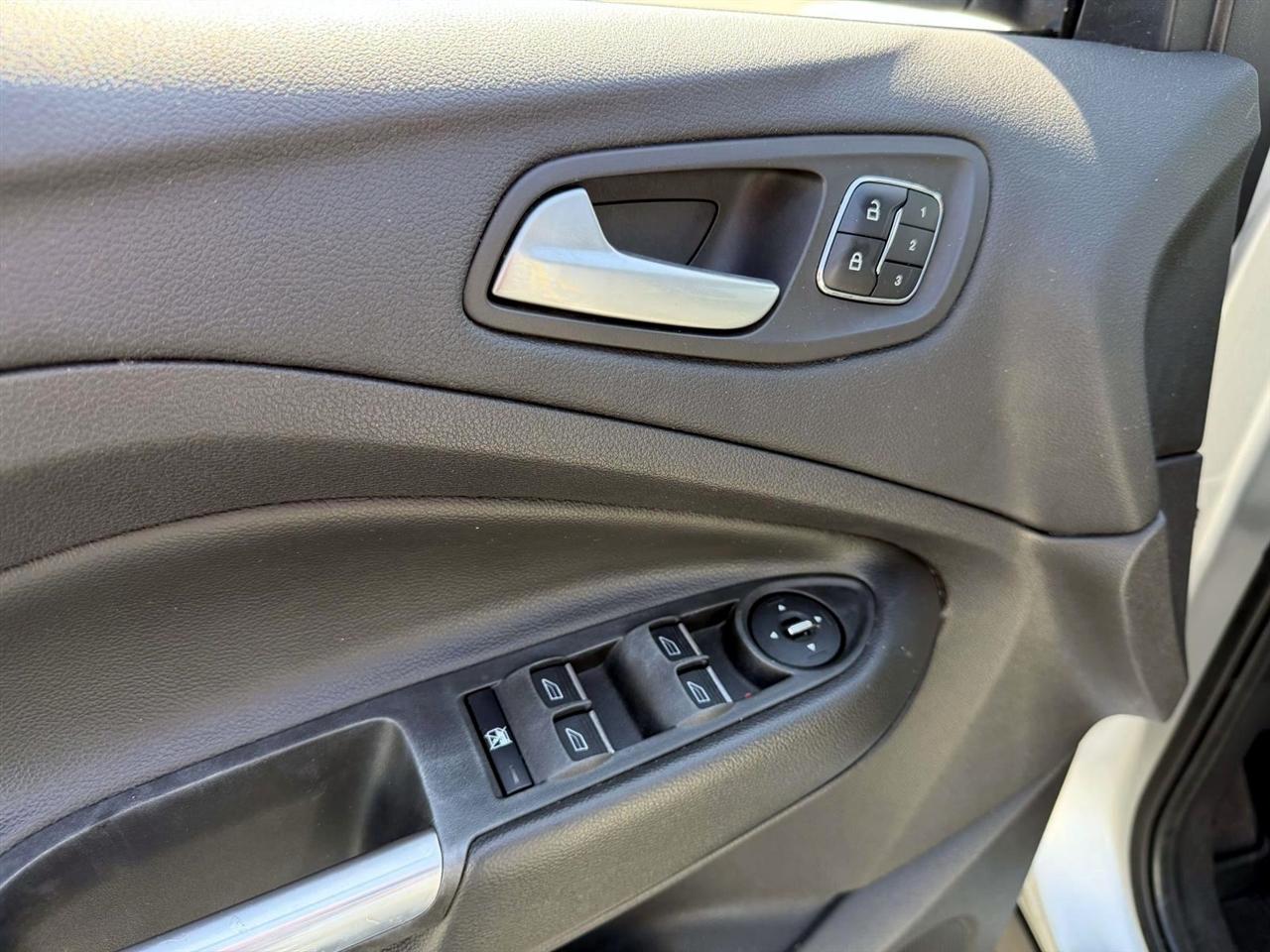 Ford Escape FWD 4dr Titanium 2014