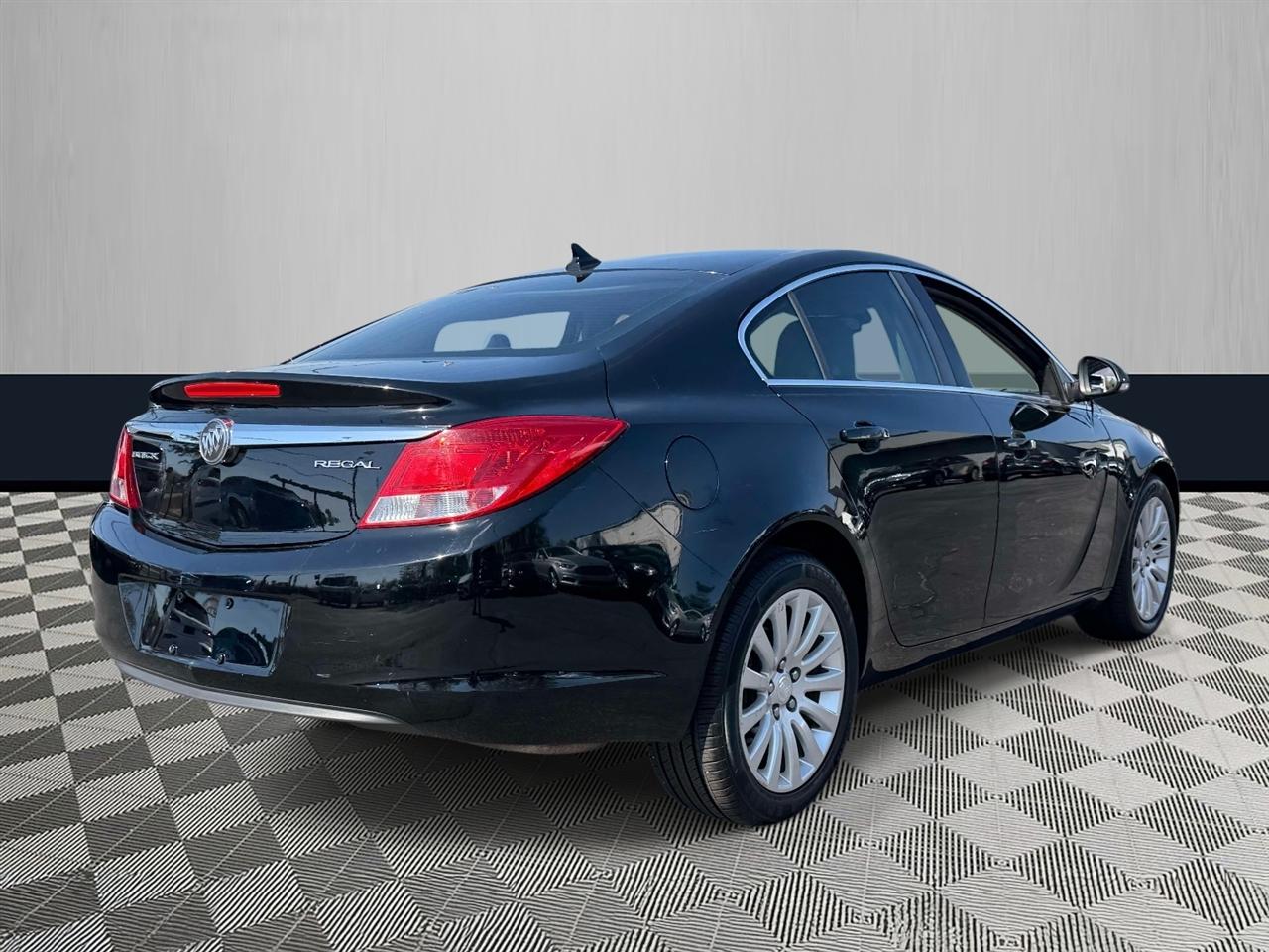 Buick Regal 4dr Sdn Base 2012