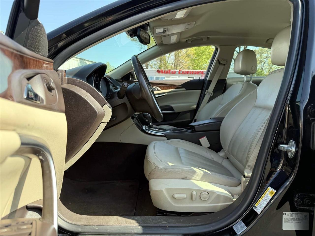 Buick Regal 4dr Sdn Base 2012