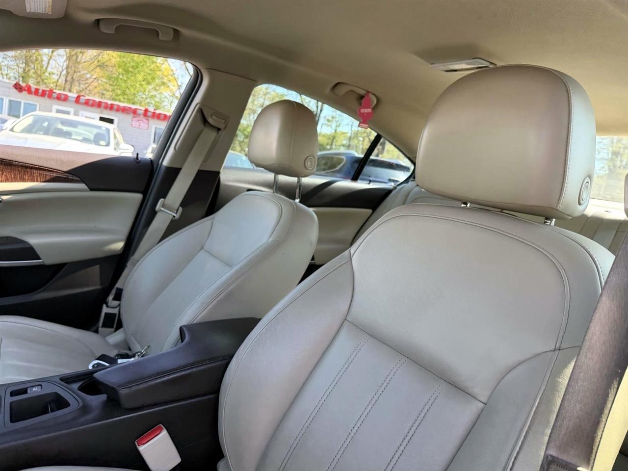 Buick Regal 4dr Sdn Base 2012