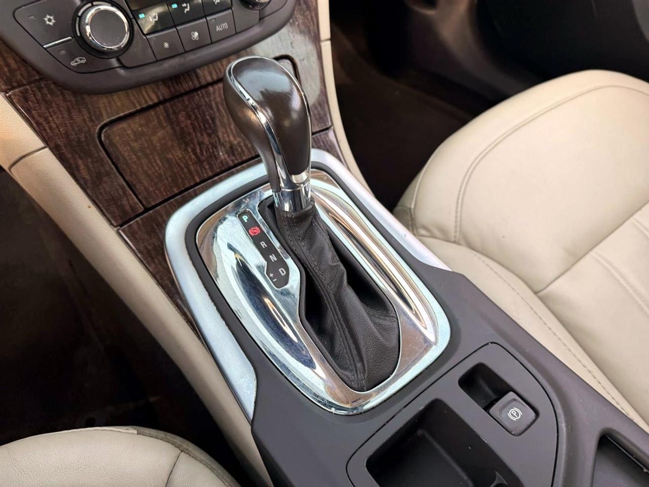 Buick Regal 4dr Sdn Base 2012