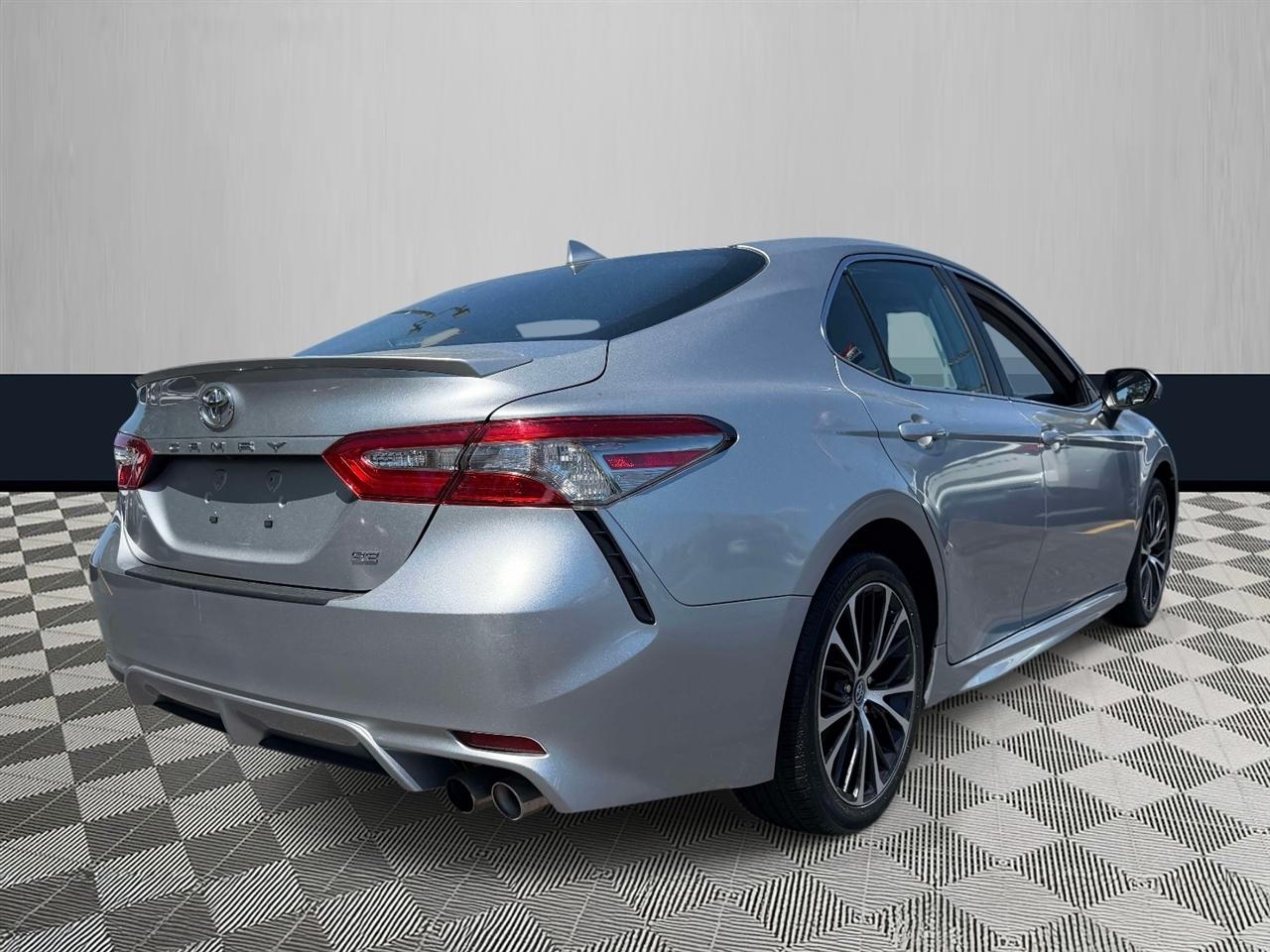 Toyota Camry XLE Auto (Natl) 2019