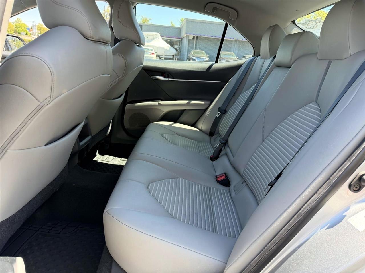Toyota Camry XLE Auto (Natl) 2019