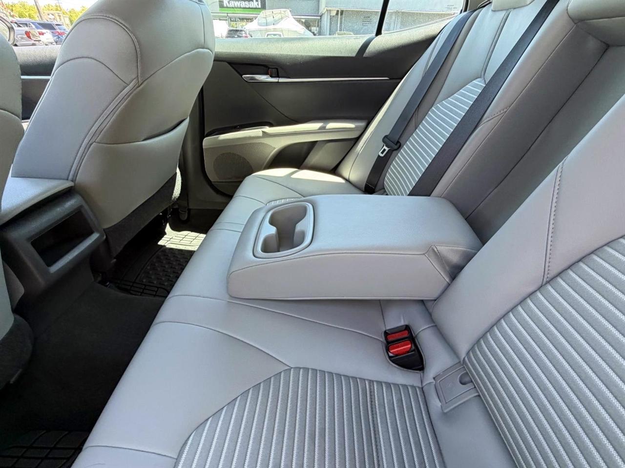 Toyota Camry XLE Auto (Natl) 2019