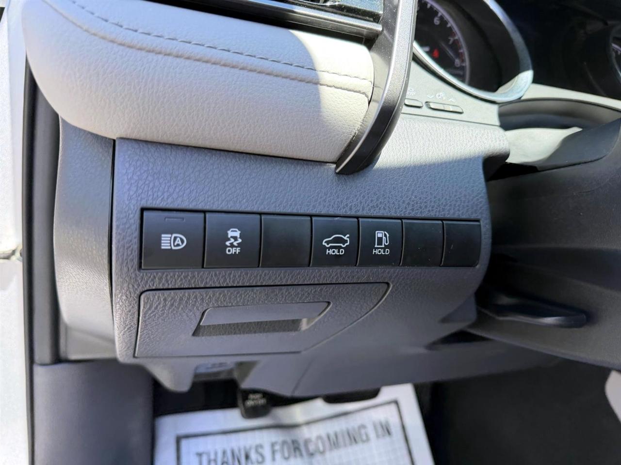 Toyota Camry XLE Auto (Natl) 2019