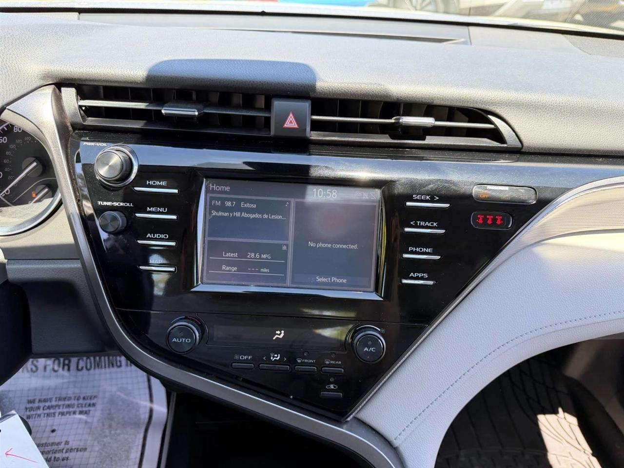 Toyota Camry XLE Auto (Natl) 2019