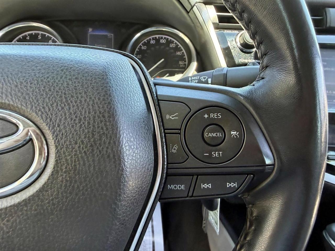 Toyota Camry XLE Auto (Natl) 2019