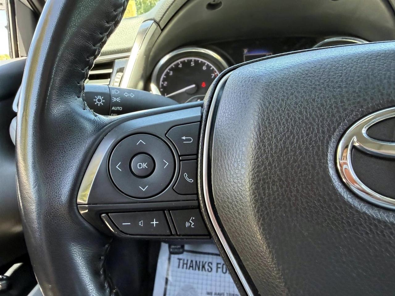 Toyota Camry XLE Auto (Natl) 2019