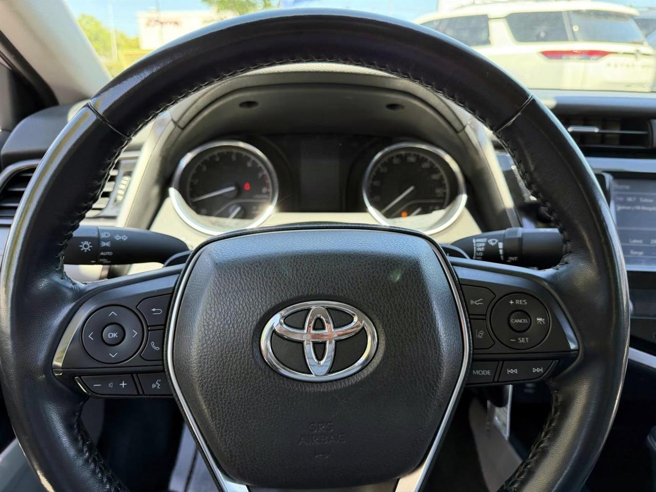 Toyota Camry XLE Auto (Natl) 2019