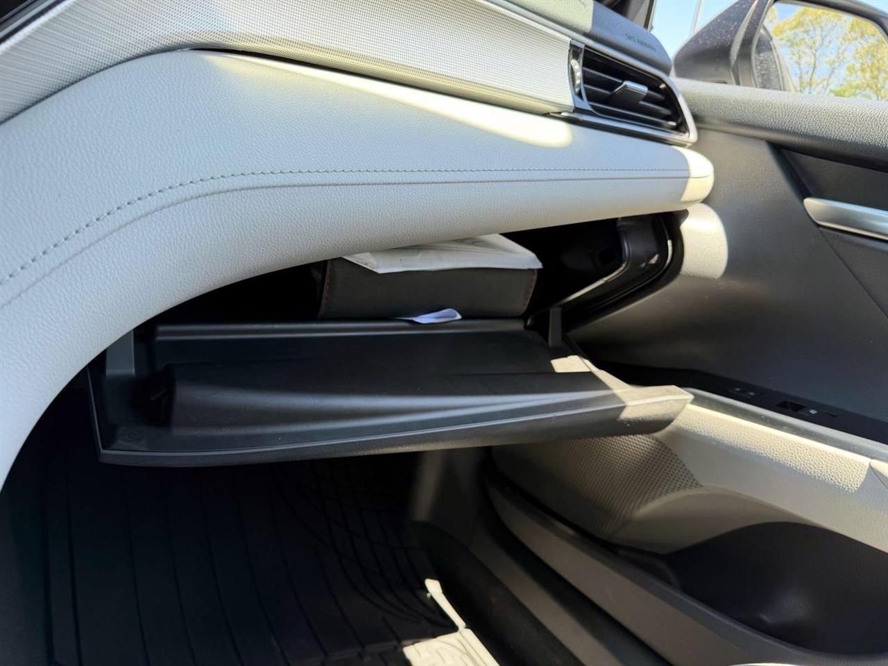 Toyota Camry XLE Auto (Natl) 2019