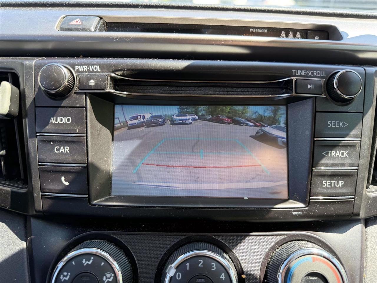 Toyota RAV4 LE AWD (Natl) 2018
