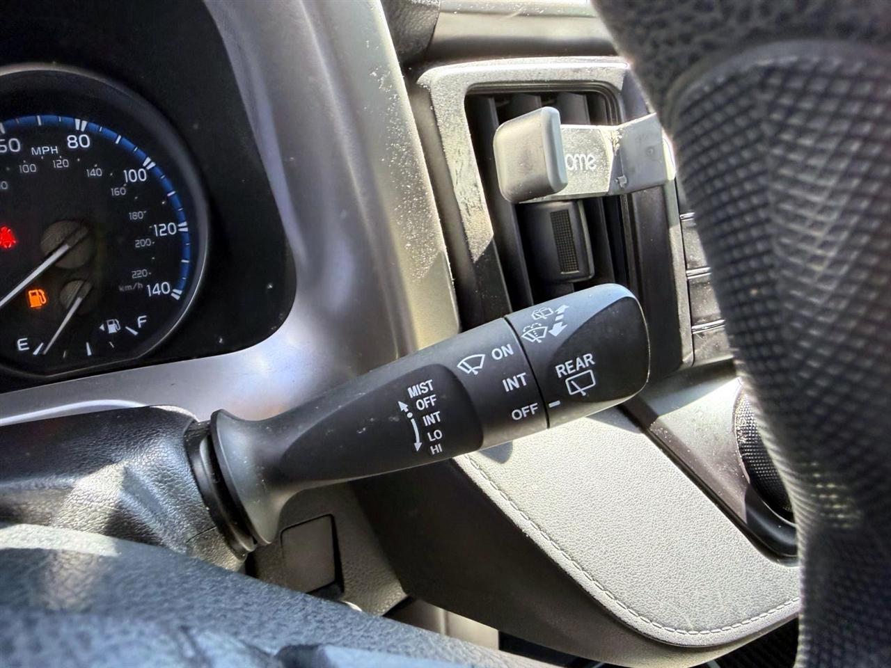 Toyota RAV4 LE AWD (Natl) 2018
