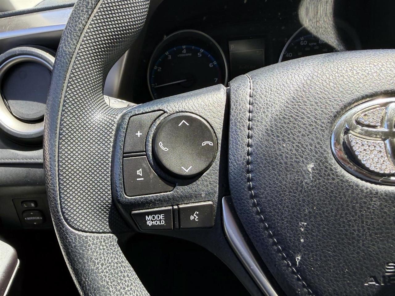 Toyota RAV4 LE AWD (Natl) 2018
