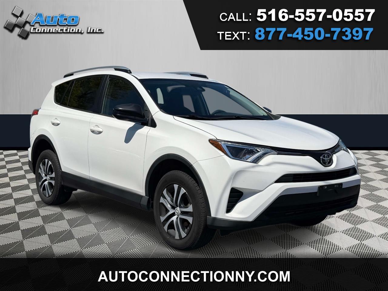 Toyota RAV4 LE AWD (Natl) 2018