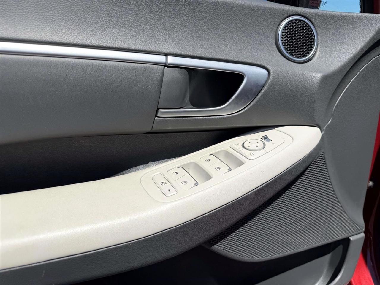 Hyundai Sonata SEL FWD 2025