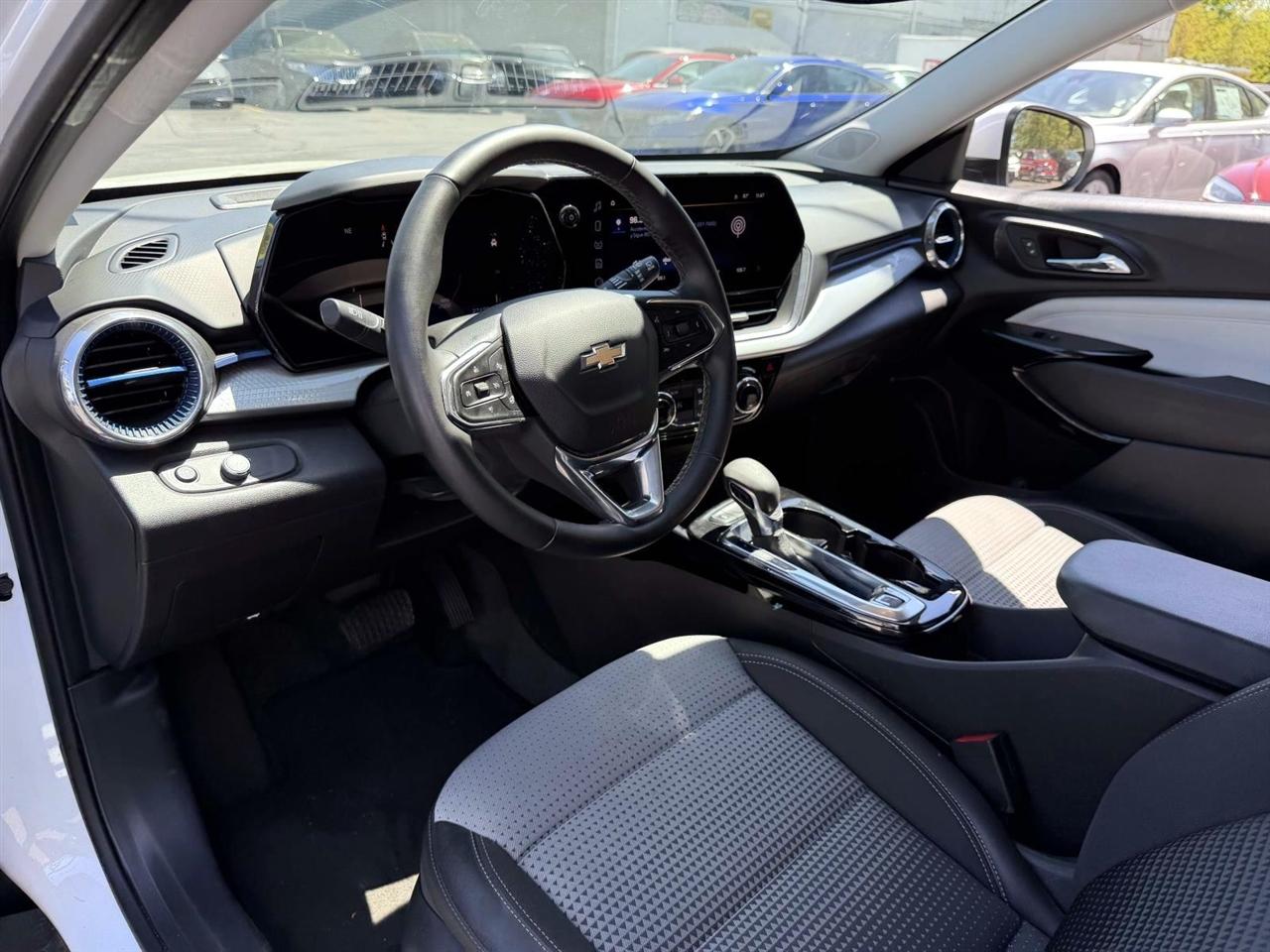 Chevrolet Trax FWD 4dr LT 2025
