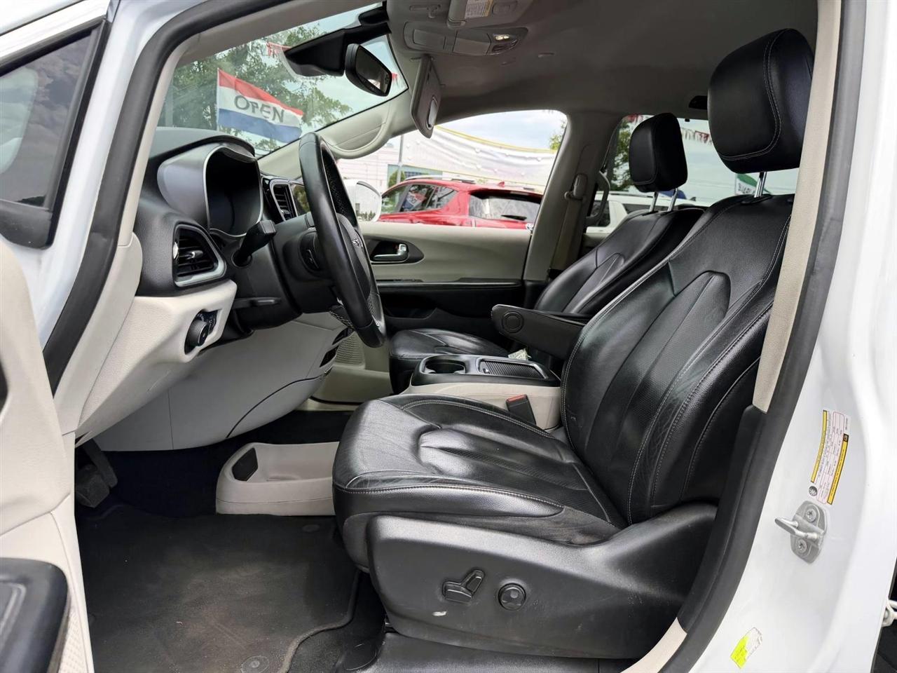 Chrysler Pacifica Touring L FWD 2022