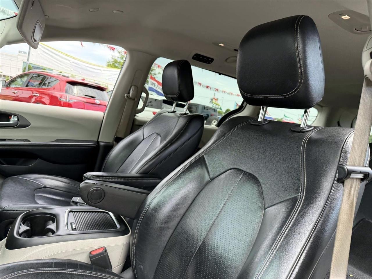 Chrysler Pacifica Touring L FWD 2022
