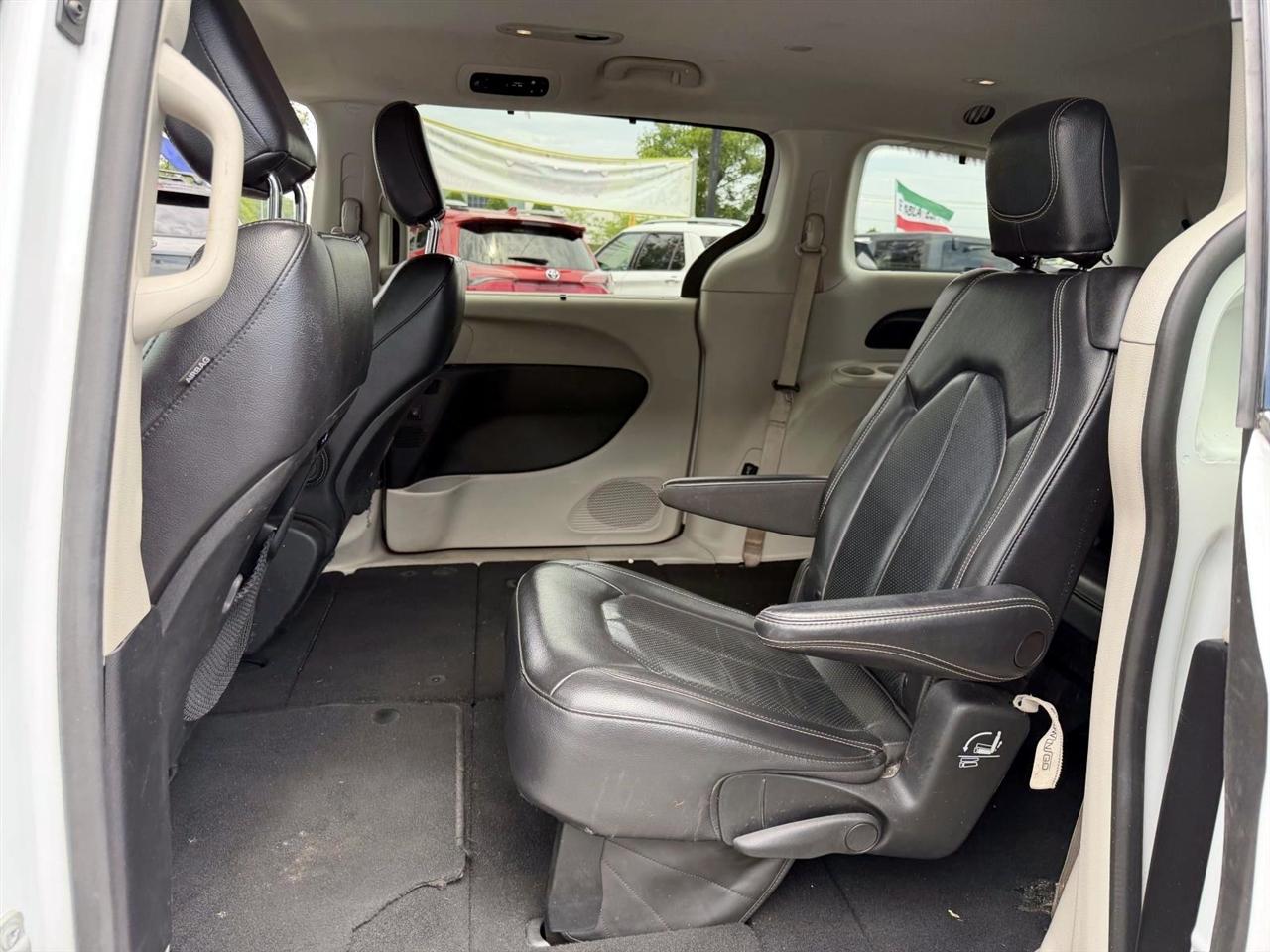Chrysler Pacifica Touring L FWD 2022
