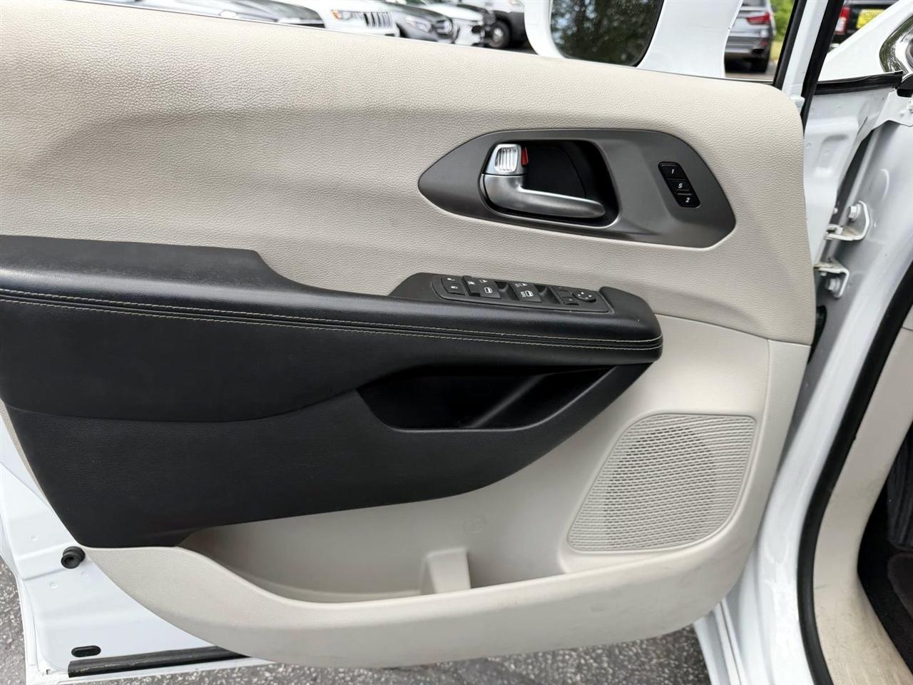 Chrysler Pacifica Touring L FWD 2022
