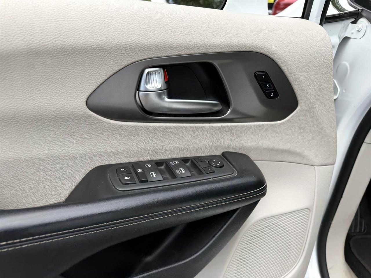 Chrysler Pacifica Touring L FWD 2022