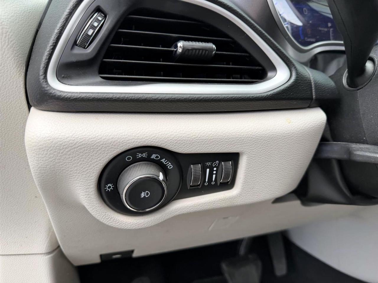 Chrysler Pacifica Touring L FWD 2022