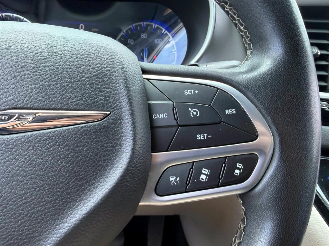 Chrysler Pacifica Touring L FWD 2022