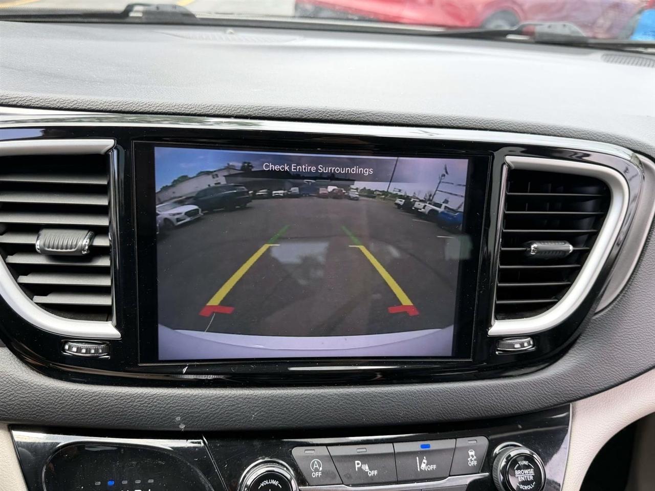 Chrysler Pacifica Touring L FWD 2022