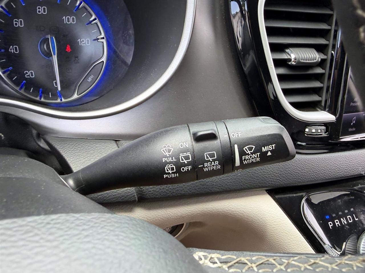 Chrysler Pacifica Touring L FWD 2022