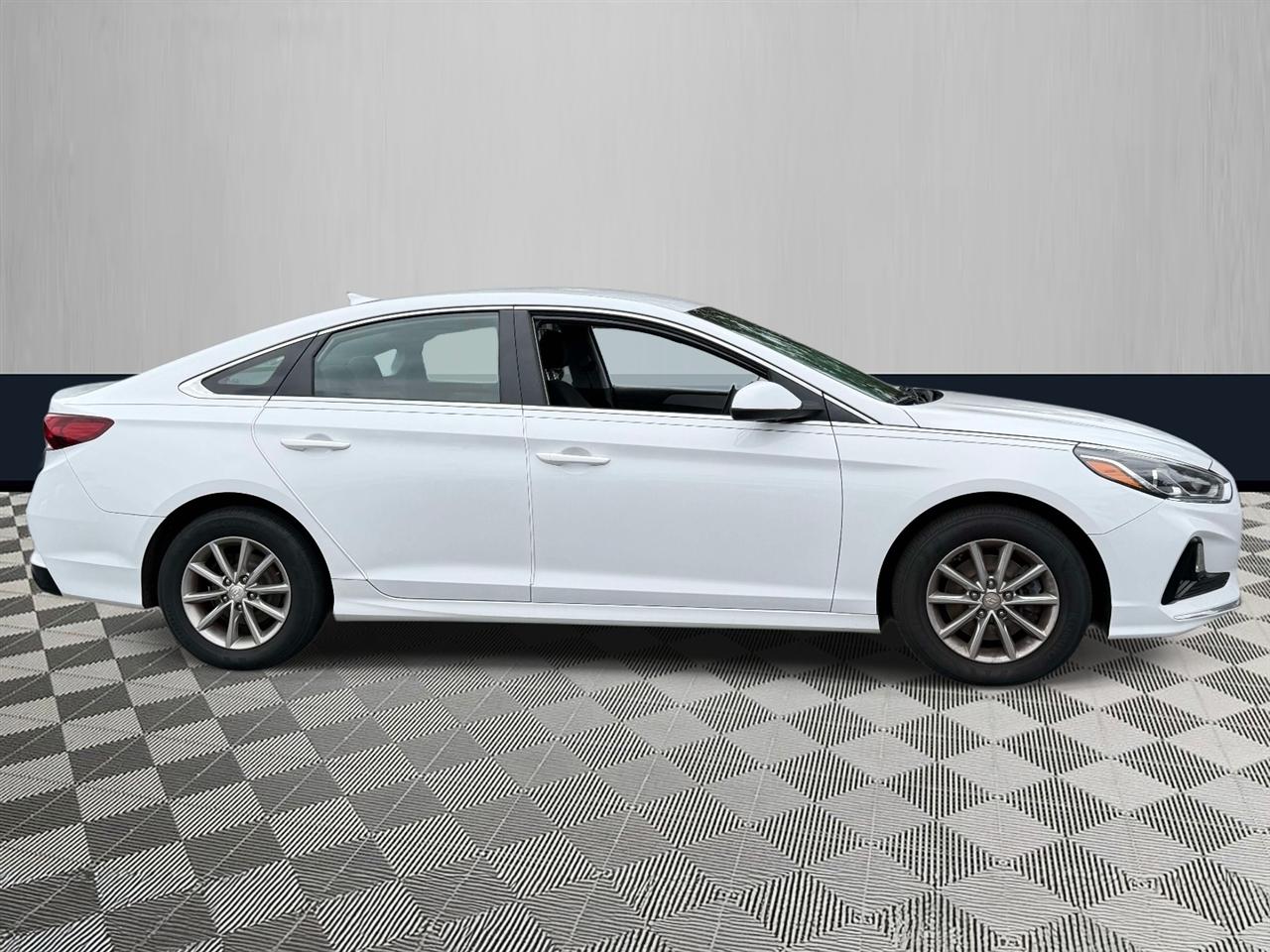 Hyundai Sonata SE 2.4L 2019
