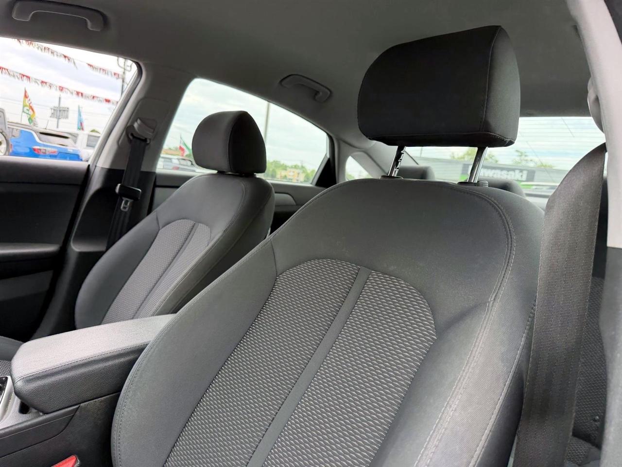Hyundai Sonata SE 2.4L 2019