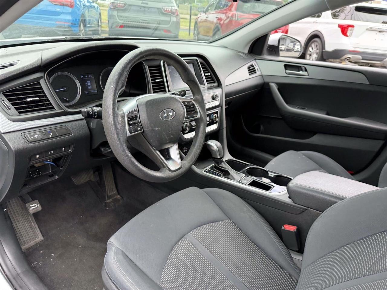 Hyundai Sonata SE 2.4L 2019
