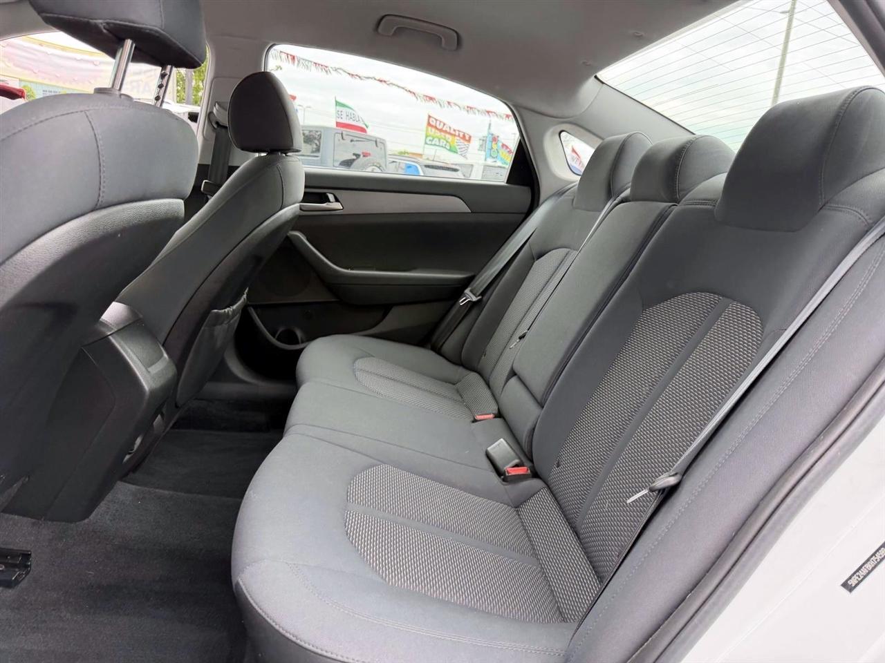 Hyundai Sonata SE 2.4L 2019