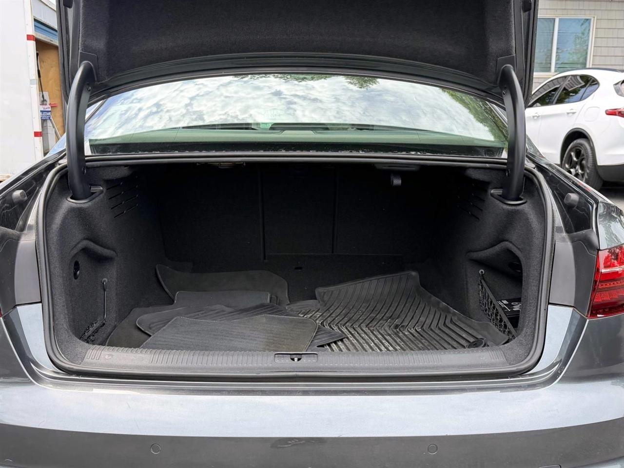 Audi A4 Sedan Premium Plus 45 TFSI quattro 2020