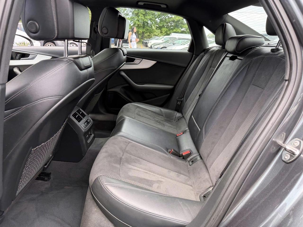 Audi A4 Sedan Premium Plus 45 TFSI quattro 2020
